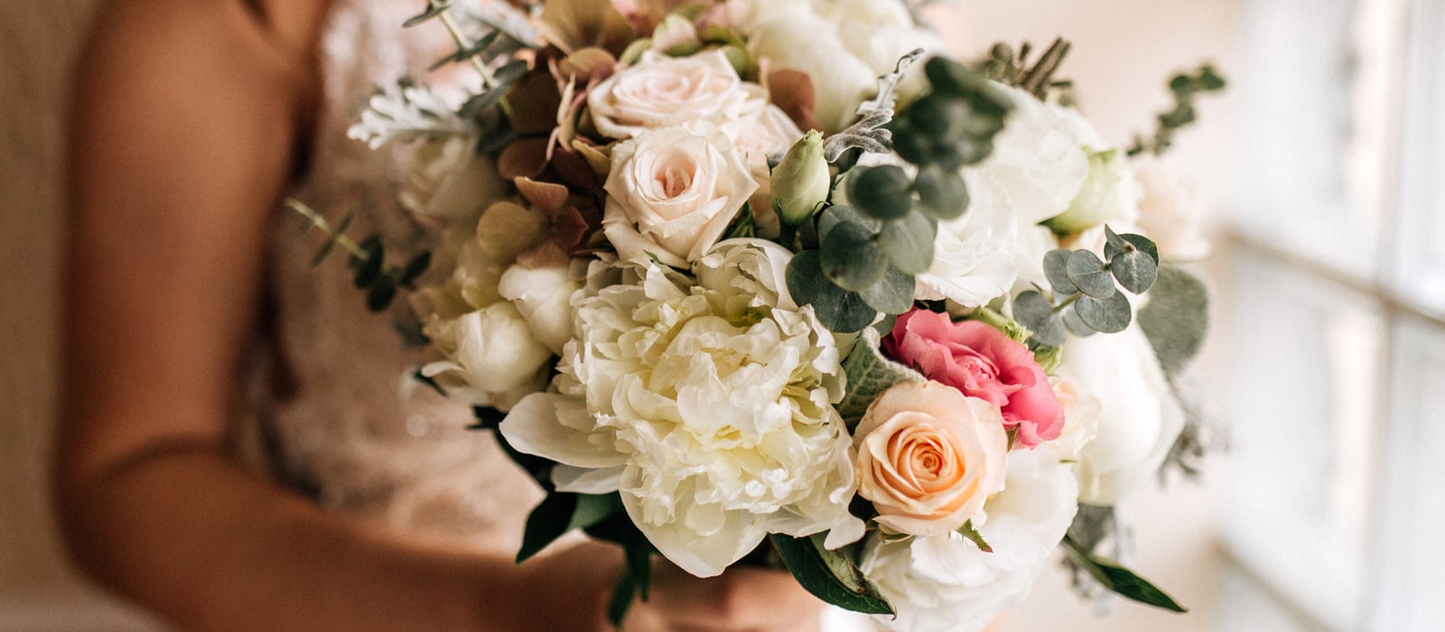 Wedding flowers from Scentsational Ltd in Uxbridge